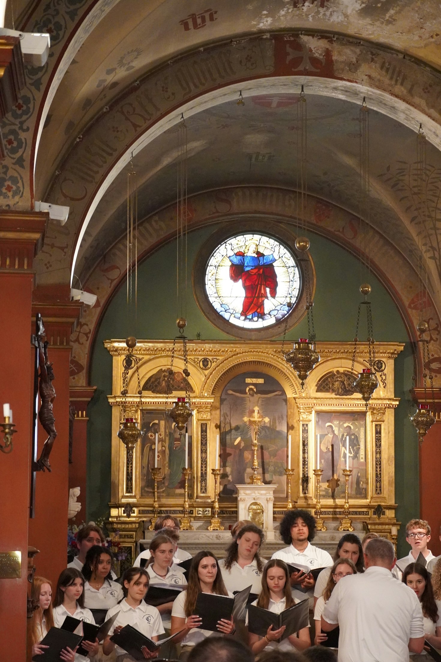 Historia Scholi Hosanna: od skromnych początków do wielopokoleniowej tradycji